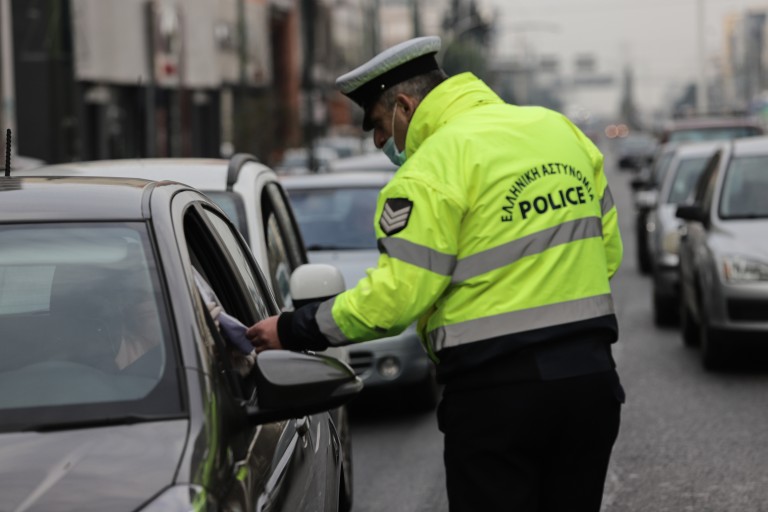 Εντατικοί έλεγχοι και συμβουλές της αστυνομίας στους πολίτες για τις γιορτές