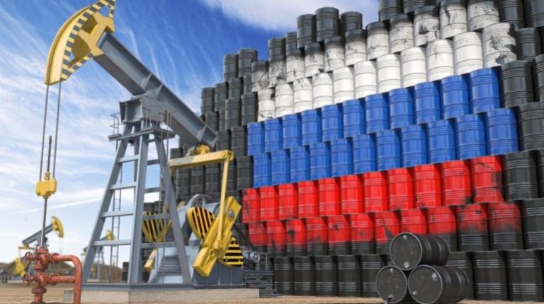 Πούτιν: Εντείνει τις περικοπές στις εξαγωγές πετρελαίου