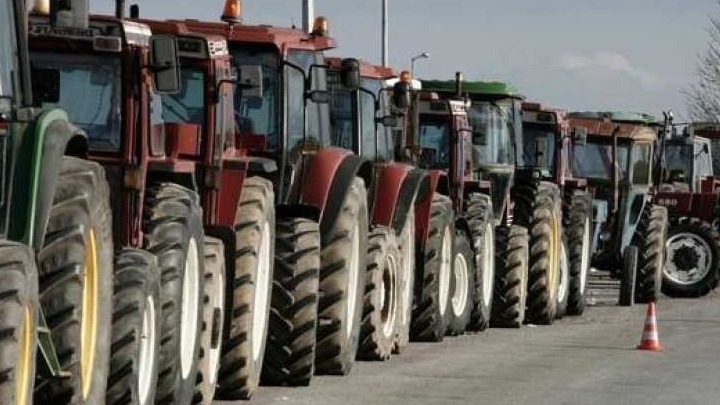 Τριακόσια τρακτέρ «στήνουν» αύριο αγρότες και κτηνοτρόφοι έξω από τη ΔΕΘ