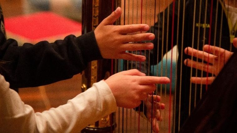 Το εκπαιδευτικό πρόγραμμα του Μεγάρου «Ανακαλύπτοντας τα όργανα της συμφωνικής ορχήστρας» προσβάσιμο σε παιδιά με αναπηρία