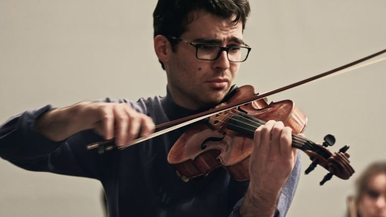 Η Κρατική Ορχήστρα Αθηνών συμπράττει με τον ανερχόμενο αστέρα της βιόλας Μαρκ Σαμπάχ στο Μέγαρο