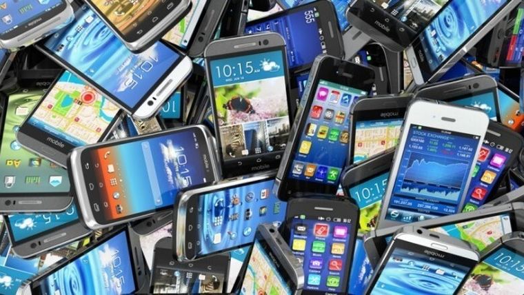 Κλεμμένα κινητά προς πώληση βρέθηκαν σε κατάστημα στο κέντρο της Θεσσαλονίκης