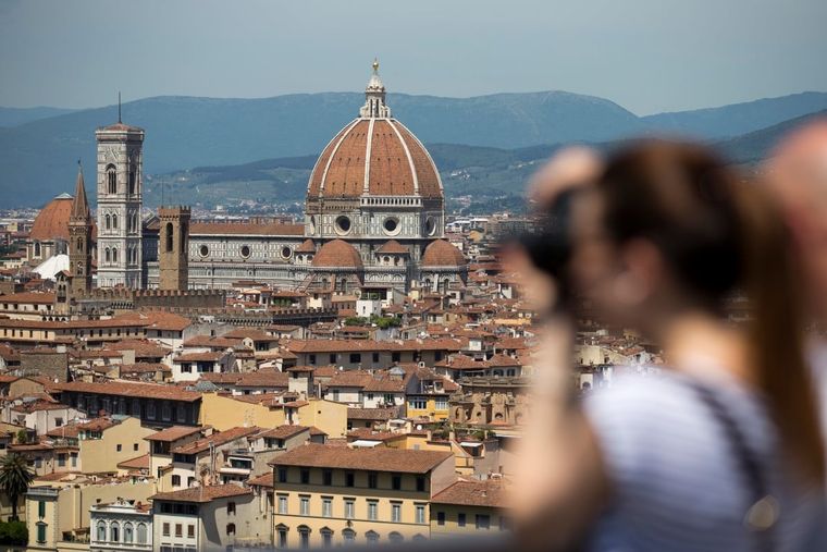 Ο μαζικός τουρισμός έχει μετατρέψει τη Φλωρεντία σε “πόρνη”, σκληρή δήλωση από τη διεθύντρια της  Galleria dell’Accademia