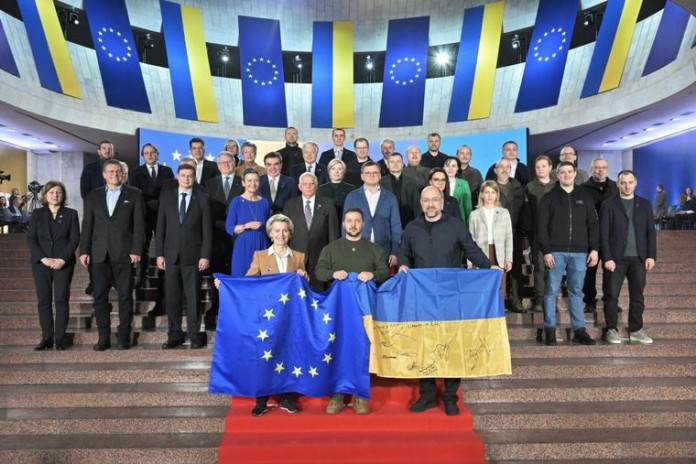 Iνστιτούτο Kiel: Η ΕΕ θα πρέπει να διπλασιάσει τη βοήθειά της προς το Κίεβο-dimoprasiongr