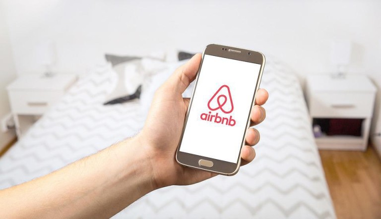 Η Airbnb αποφάσισε να απαγορεύσει τις κάμερες ασφαλείας - DIMOPASIONGR