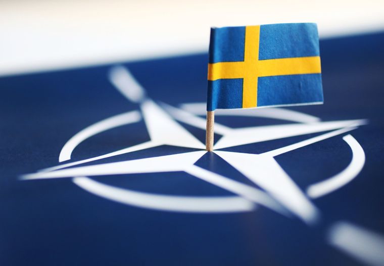 Στην «αγκαλιά» του ΝΑΤΟ η Σουηδία