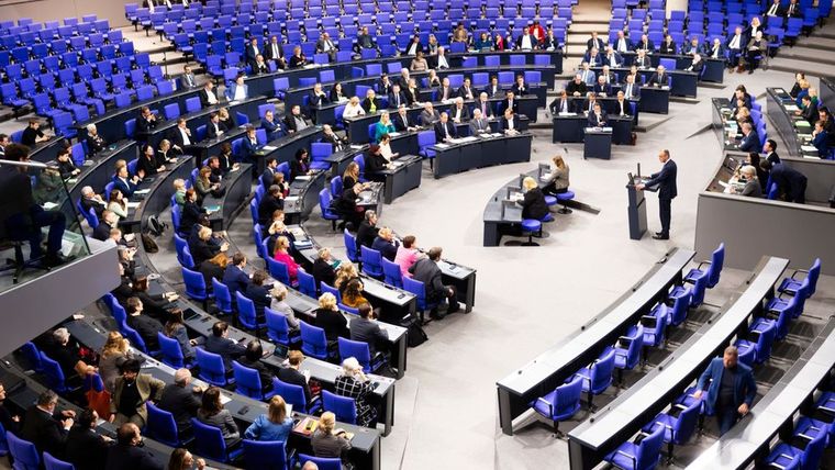 Γερμανία: Για πρώτη φορά Ακροδεξιά και Χριστιανοδημοκράτες συμφωνούν για άσυλο