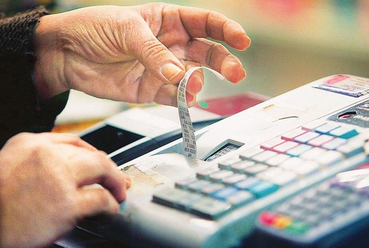 Οι πολίτες αναλαμβάνουν δράση καταγγέλλοντας στην ΑΑΔΕ