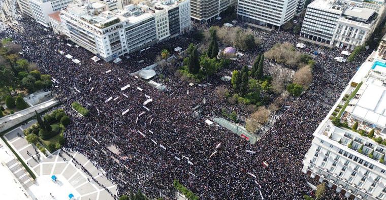 Οργή λαού για τα Τέμπη