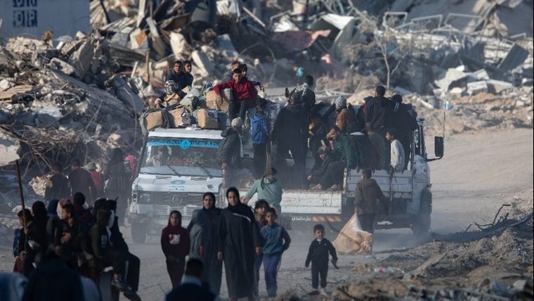 Οι διασώστες στη Γάζα ψάχνουν για χιλιάδες Παλαιστίνιους κάτω από τα χαλάσματα