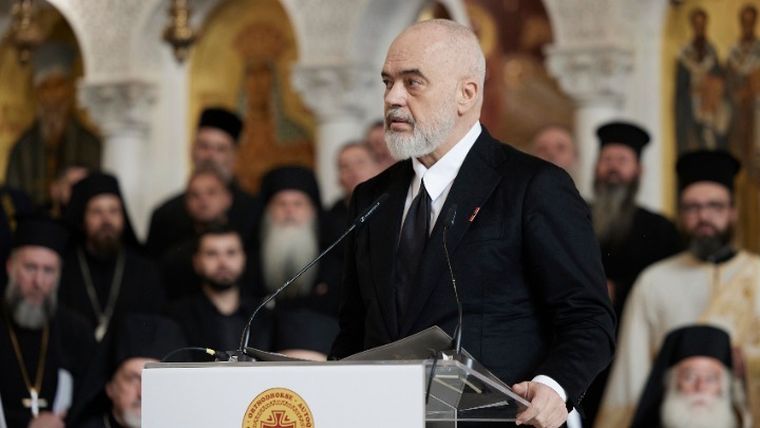 Ο Ράμα έπλεξε το εγκώμιο του Αρχιεπισκόπου Αναστασίου σε έναν 20λεπτο επικήδειο