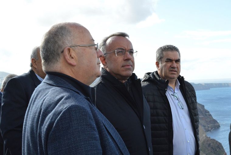 Στη Σαντορίνη η πολιτική ηγεσία του Υπουργείου Υποδομών & Μεταφορών