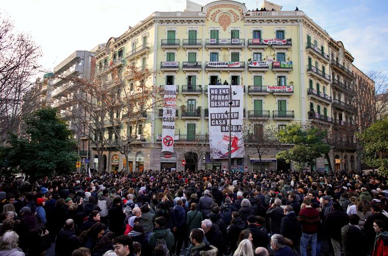 “Φρένο” σε Airbnb βάζει δήμος, αγοράζοντας κτίριο