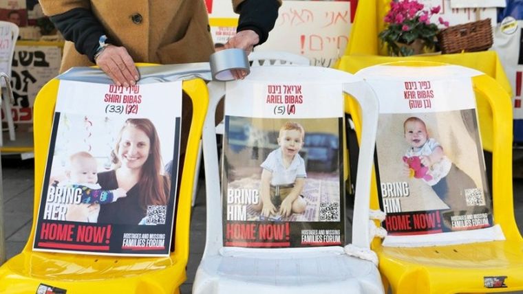 H Χαμάς θα παραδώσει στο Ισραήλ τις σορούς 4 ομήρων, μεταξύ αυτών και δυο μικρών παιδιών