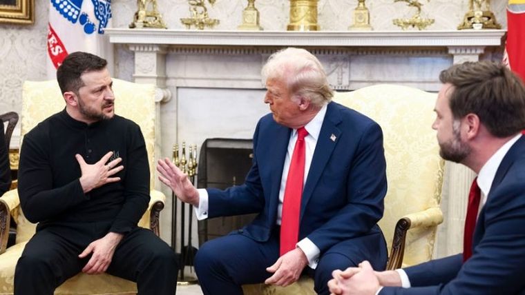 O Τραμπ διέταξε παύση της στρατιωτικής βοήθειας σε Ουκρανία