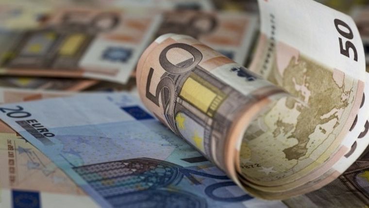 Περαιτέρω μείωση των καταθέσεων σε ένα μήνα