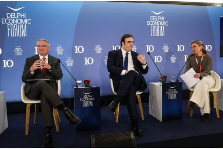Κ. Πιερρακάκης: Δε συζητάμε την επιστροφή του 13ου και 14ου μισθού