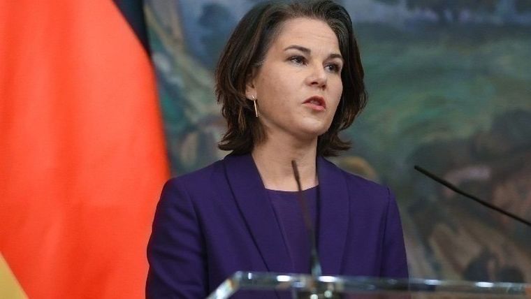 Α. Μπέρμποκ: Η Ευρώπη πρέπει να αντισταθεί στις τακτικές καθυστέρησης του Πούτιν