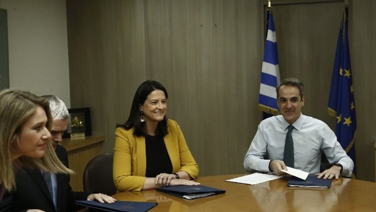 Αύξηση κατώτατου μισθού-Μητσοτάκης και Κεραμέως ανακοινώνουν τα νέα μέτρα στήριξης