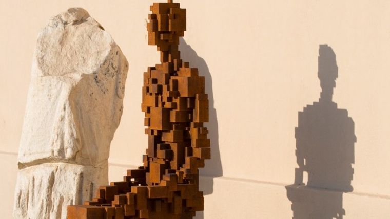 Δωρεά του έργου RULE II από τον Antony Gormley και τον ΝΕΟΝ, στη Δήλο