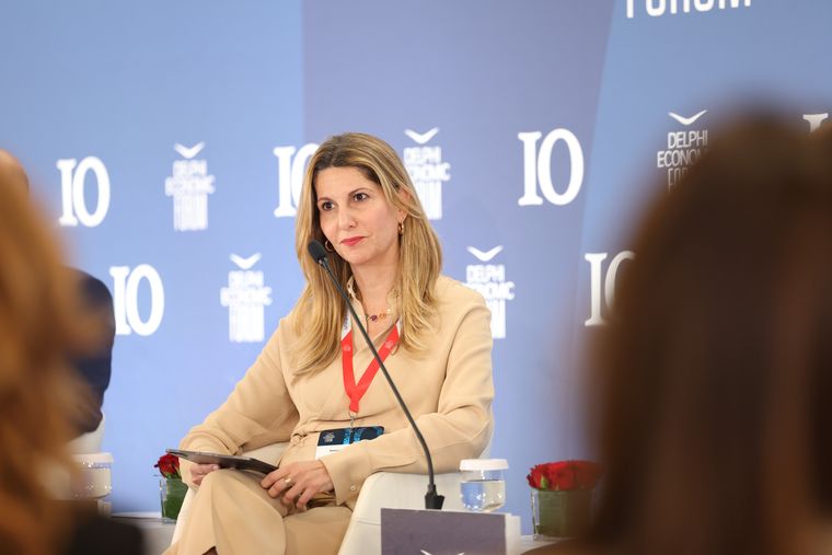 Νατάσσα Πασχάλη: «Η Eurobank αναζητά drummer, ορειβάτη, ζωγράφο…»