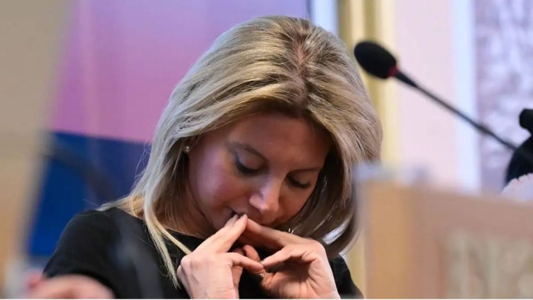 Μ. Καρυστιανού για τη Γιορτή της Μητέρας: «Θα σας αγκαλιάσουμε ξανά!»