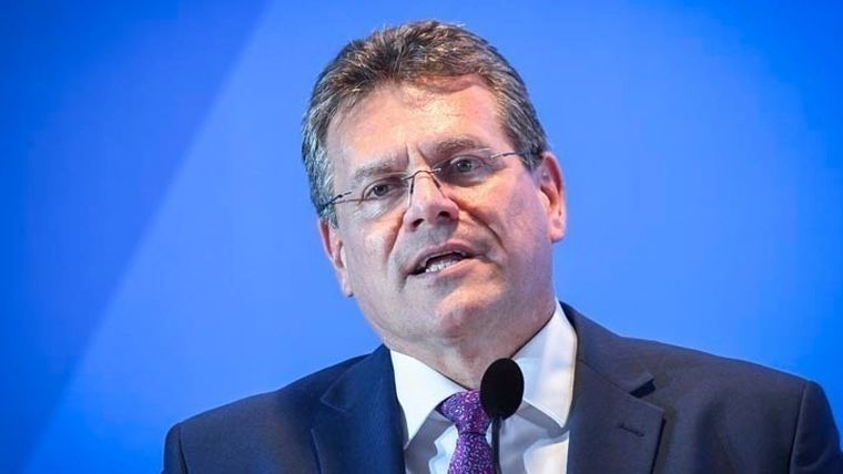 Μ.Σέφτσοβιτς: Η ΕΕ εξετάζει να προσφέρει στις ΗΠΑ επιπλέον εισαγωγές 50 δισ. δολαρίων