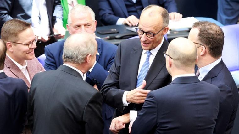 Στη Bundestag η διαδικασία εκλογής του Φρίντριχ Μερτς ως καγκελάριου