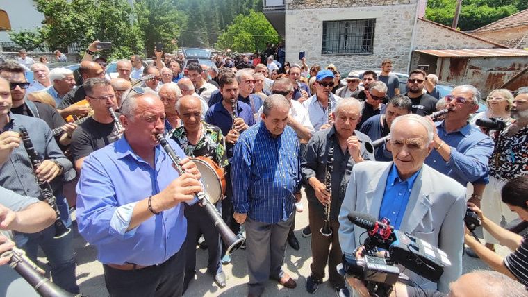 Το τελευταίο αντίο στον Πετρολούκα Χαλκιά