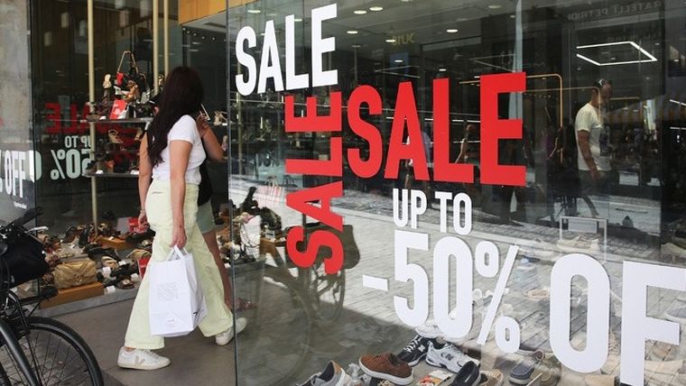 Μάιος-Σοκ: Κατά 5,6% χαμηλότερα οι πωλήσεις στο λιανικό εμπόριο